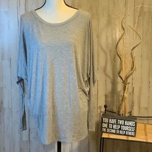 Double U long sleeve batwing top